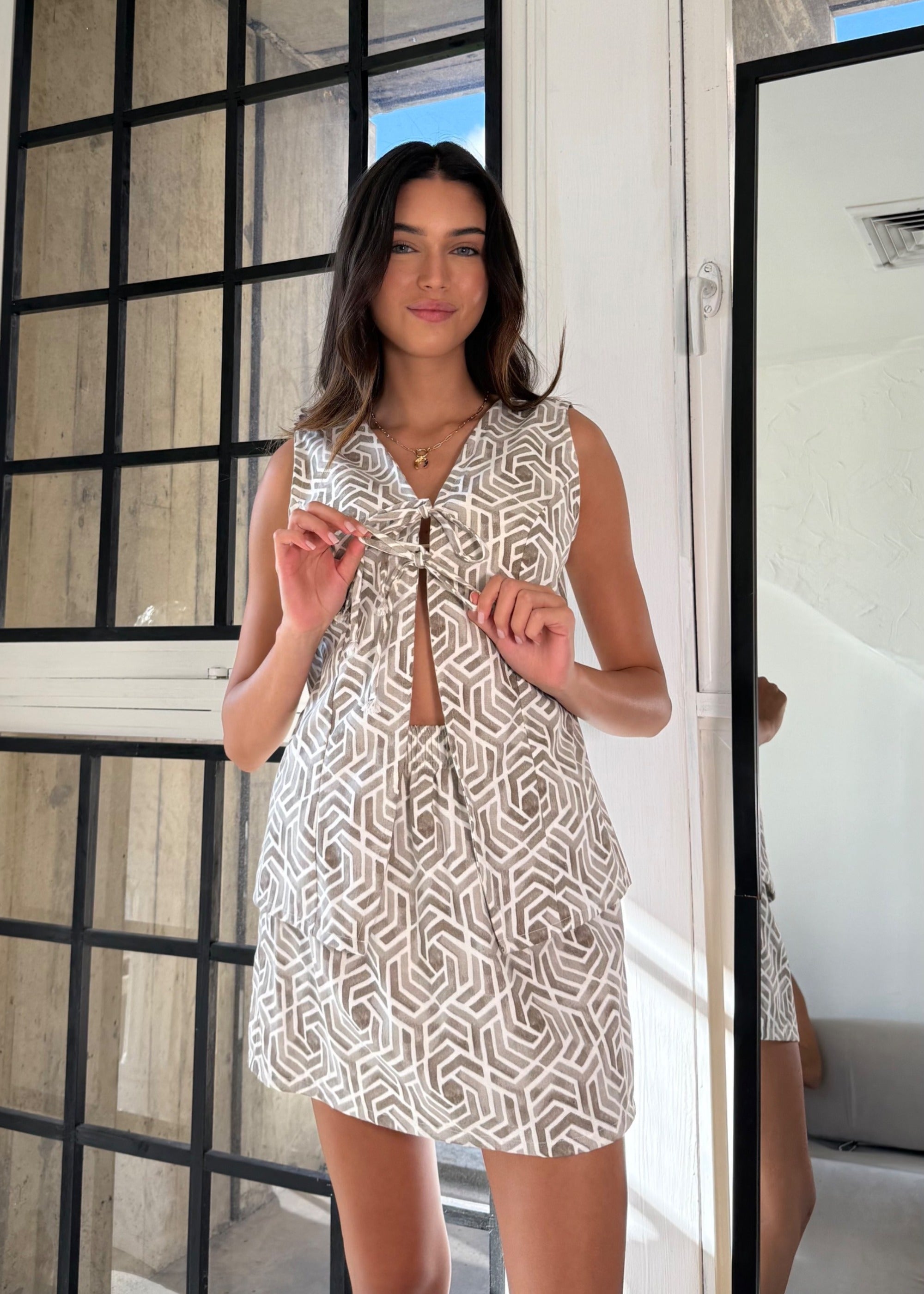 GEOMETRIC VEST SET